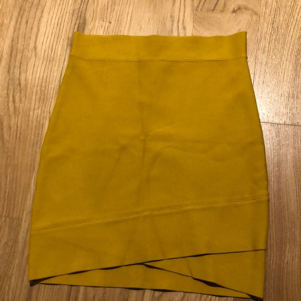 Bcbg body skirt